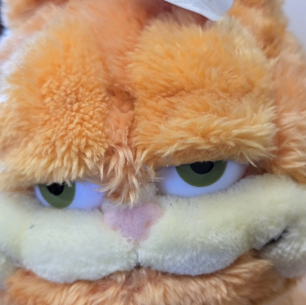 Vintage 2004 Garfield Plush Toy with Collar - Picture 2 of 10